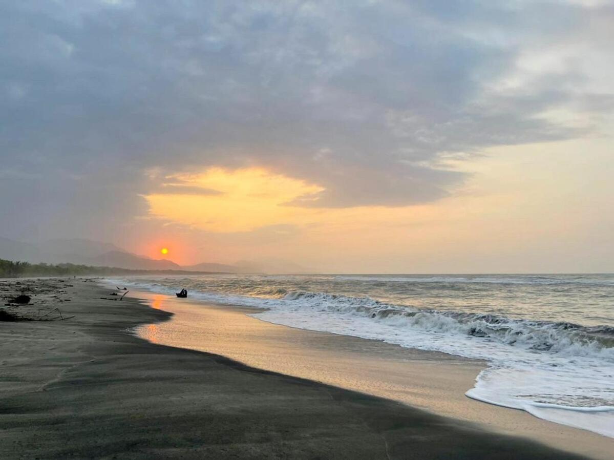 NEW beach villa w pool between Tayrona & Palomino