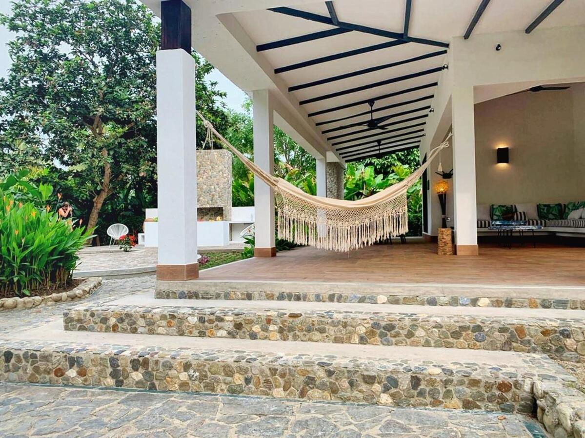 NEW beach villa w pool between Tayrona & Palomino