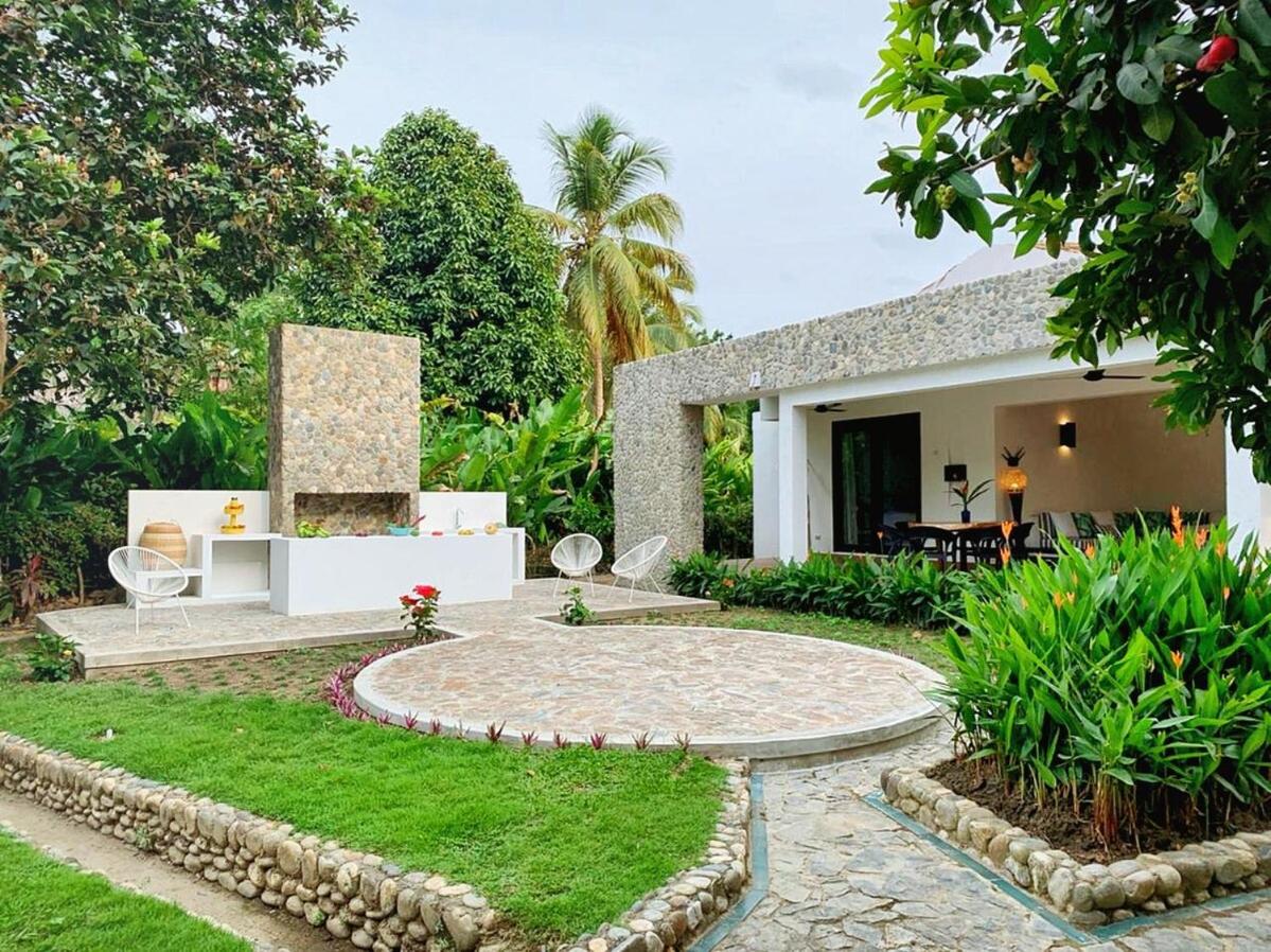 NEW beach villa w pool between Tayrona & Palomino
