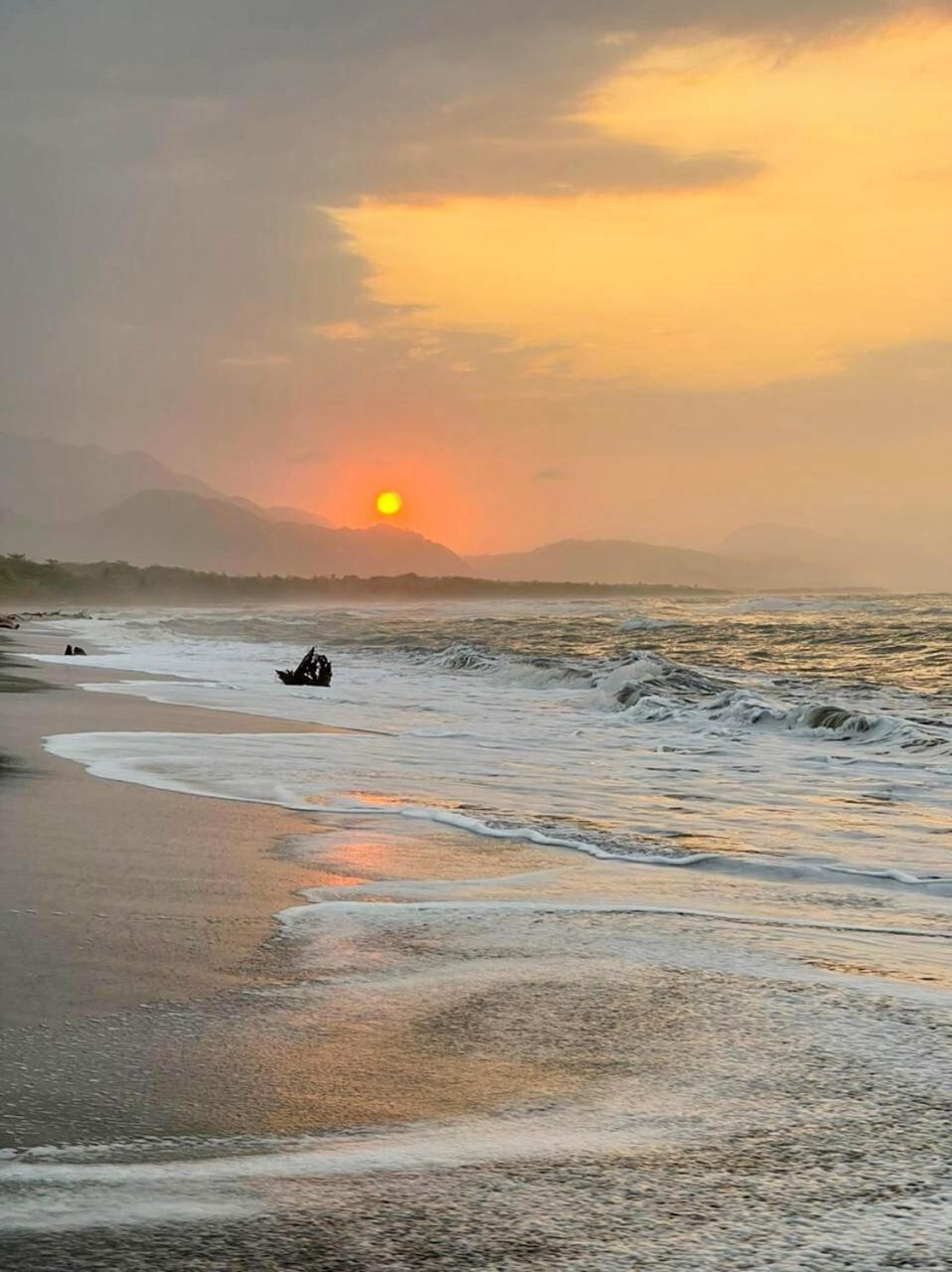 NEW beach villa w pool between Tayrona & Palomino