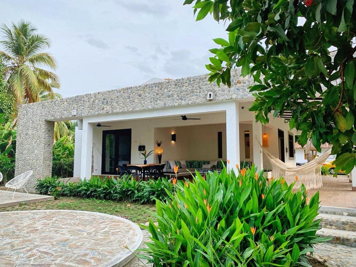 NEW beach villa w pool between Tayrona & Palomino
