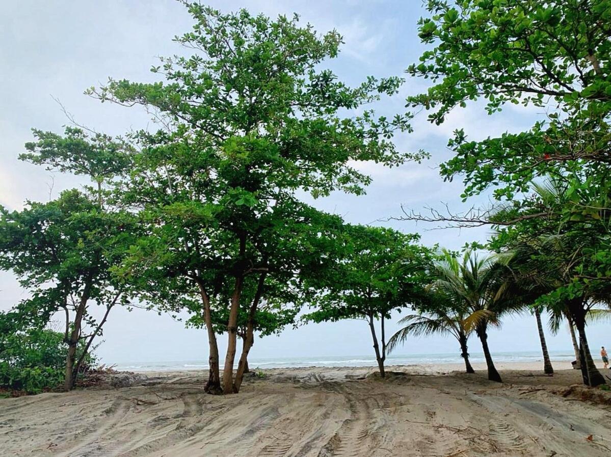 NEW beach villa w pool between Tayrona & Palomino