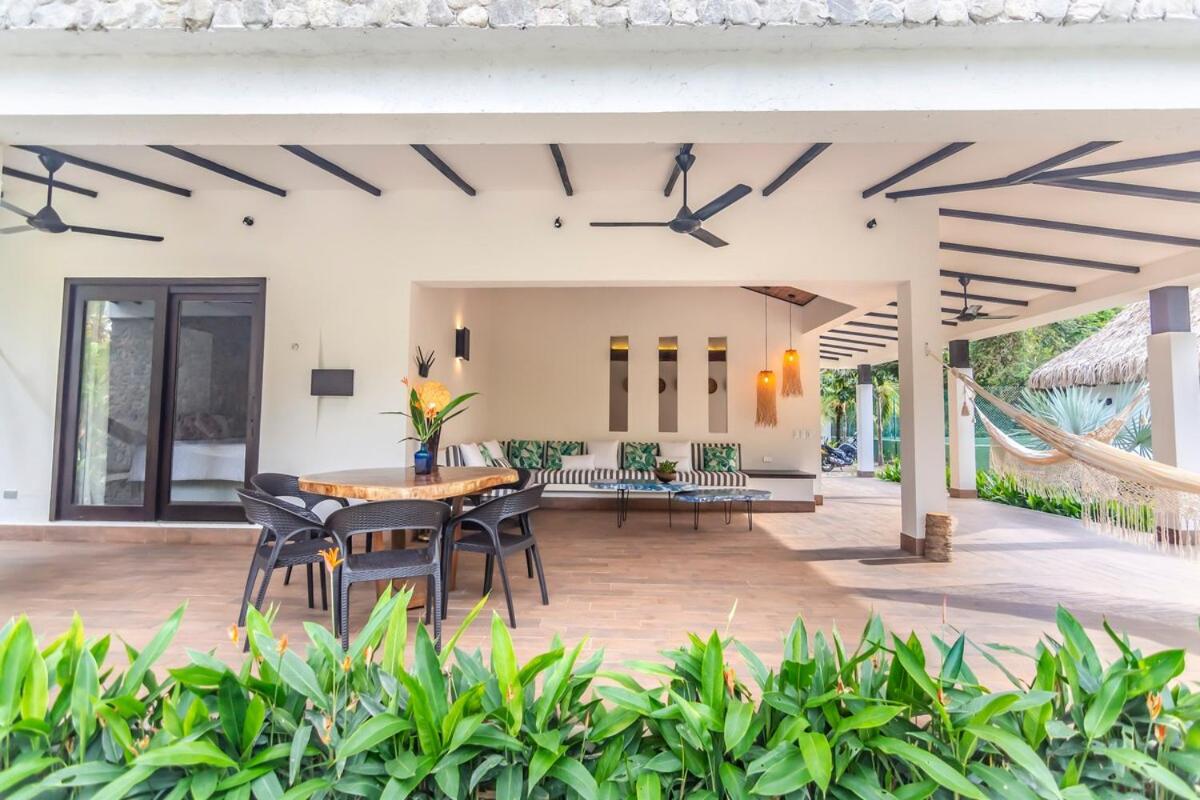 NEW beach villa w pool between Tayrona & Palomino