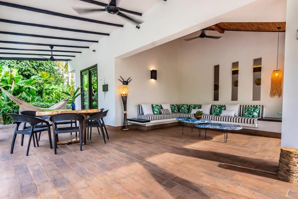 NEW beach villa w pool between Tayrona & Palomino