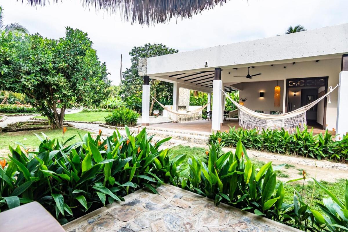 NEW beach villa w pool between Tayrona & Palomino