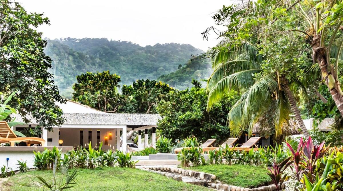 NEW beach villa w pool between Tayrona & Palomino