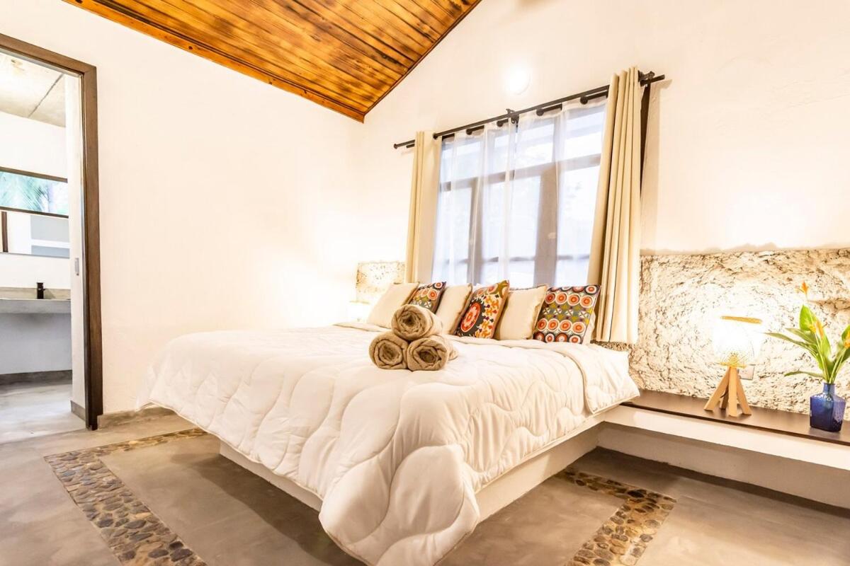 NEW beach villa w pool between Tayrona & Palomino