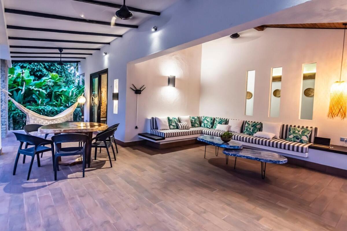 NEW beach villa w pool between Tayrona & Palomino