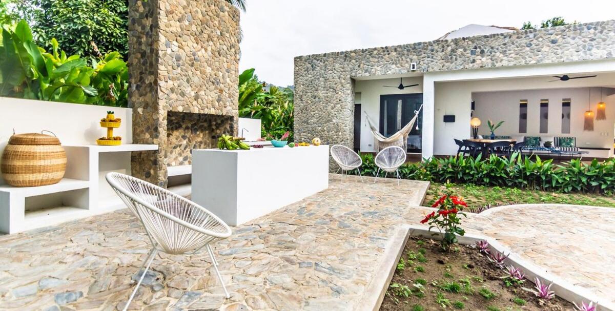 NEW beach villa w pool between Tayrona & Palomino