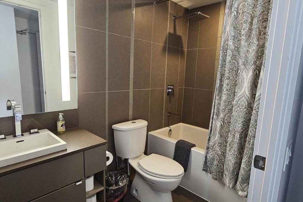 Blue Jays CN Tower Suite