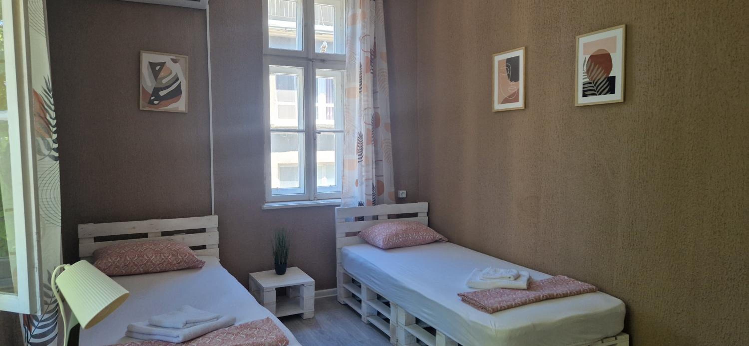 Lambo's Corner Varna - Guest Rooms