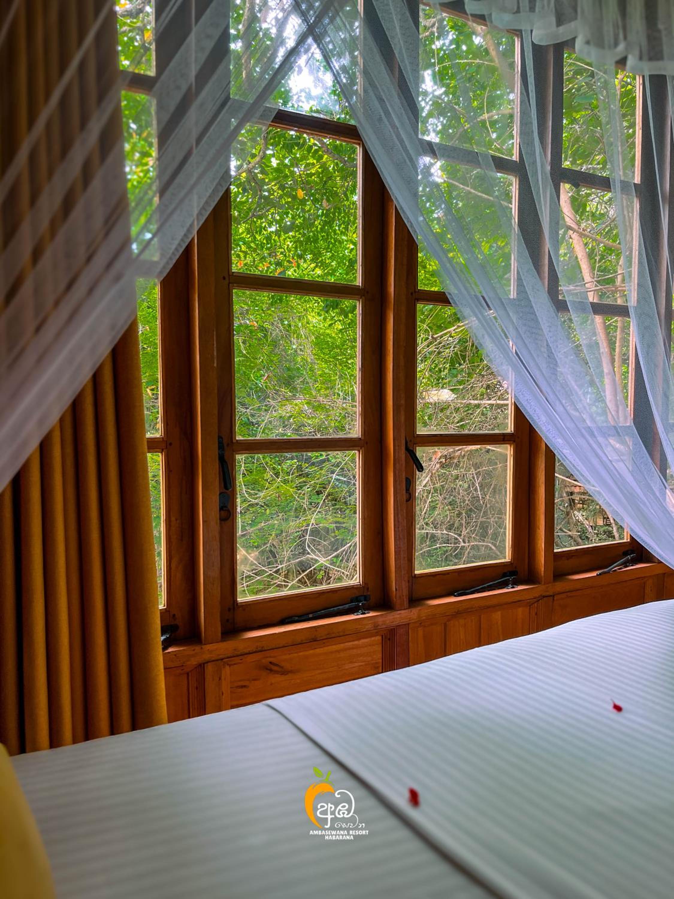 Habarana Tree House Ambasewana Resort