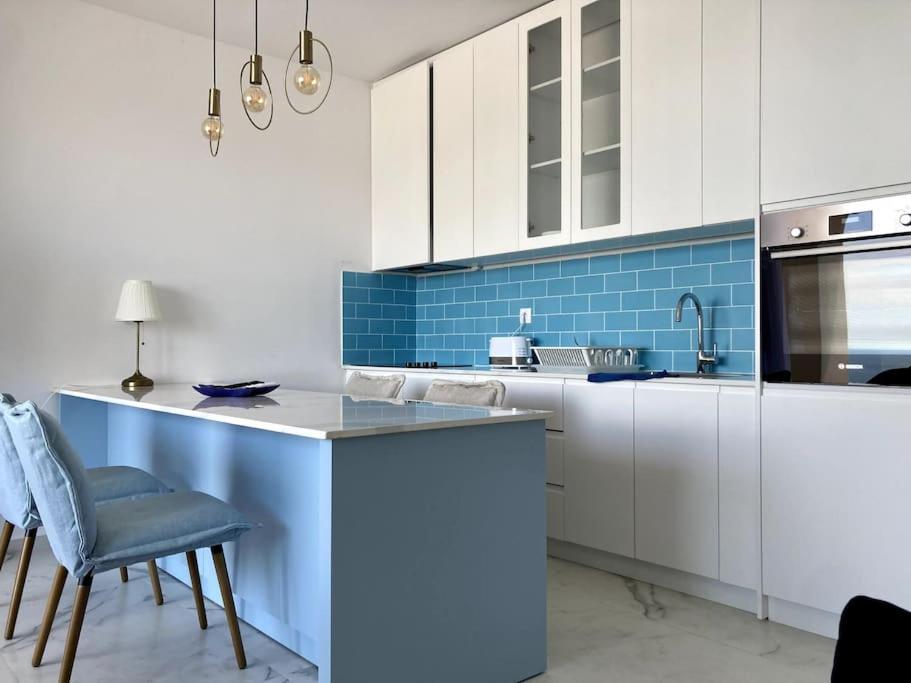 Turquoise Sea Apartment