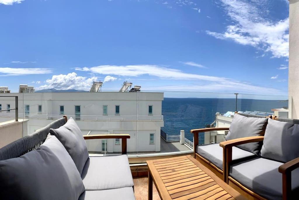 Turquoise Sea Apartment