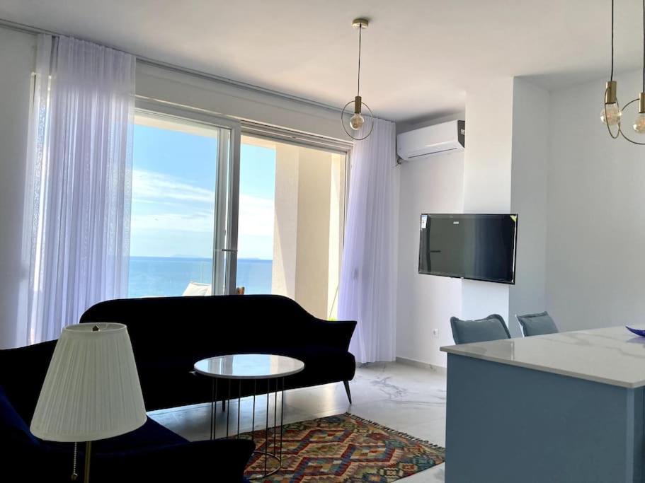 Turquoise Sea Apartment