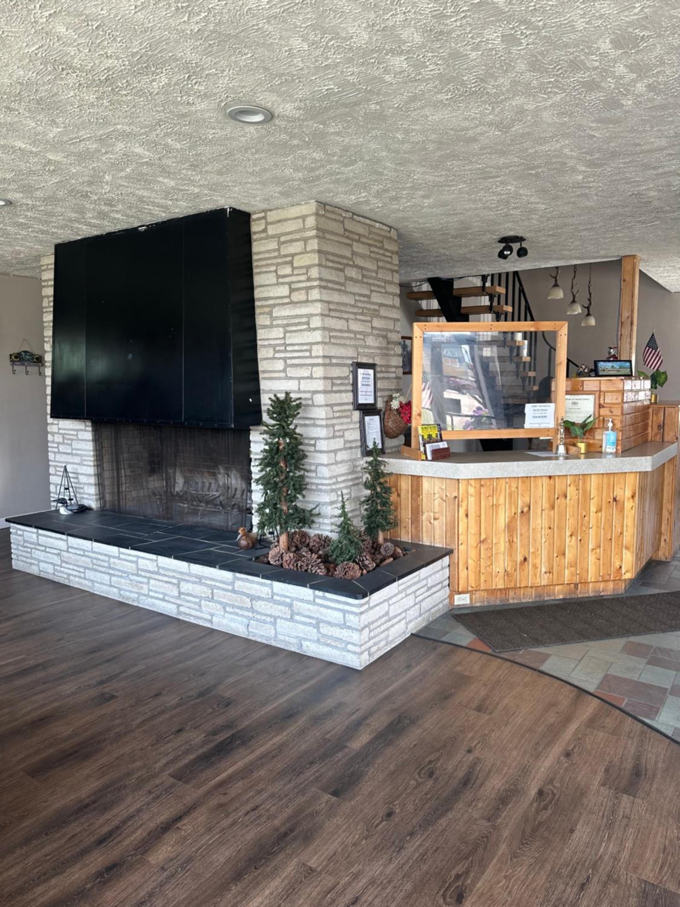 Hotel Lake Erie Lodge - Image 1