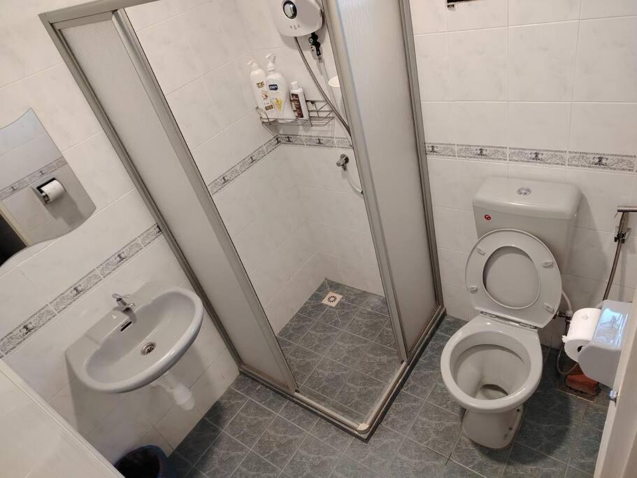 5min to town IPOH garden east tambun cottage 4br 16 pax photo 3