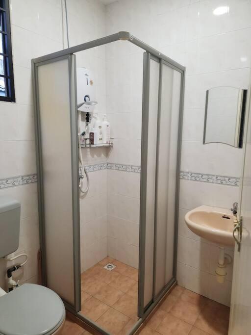 5min to town IPOH garden east tambun cottage 4br 16 pax photo 7