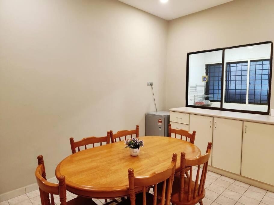 5min to town IPOH garden east tambun cottage 4br 16 pax photo 8