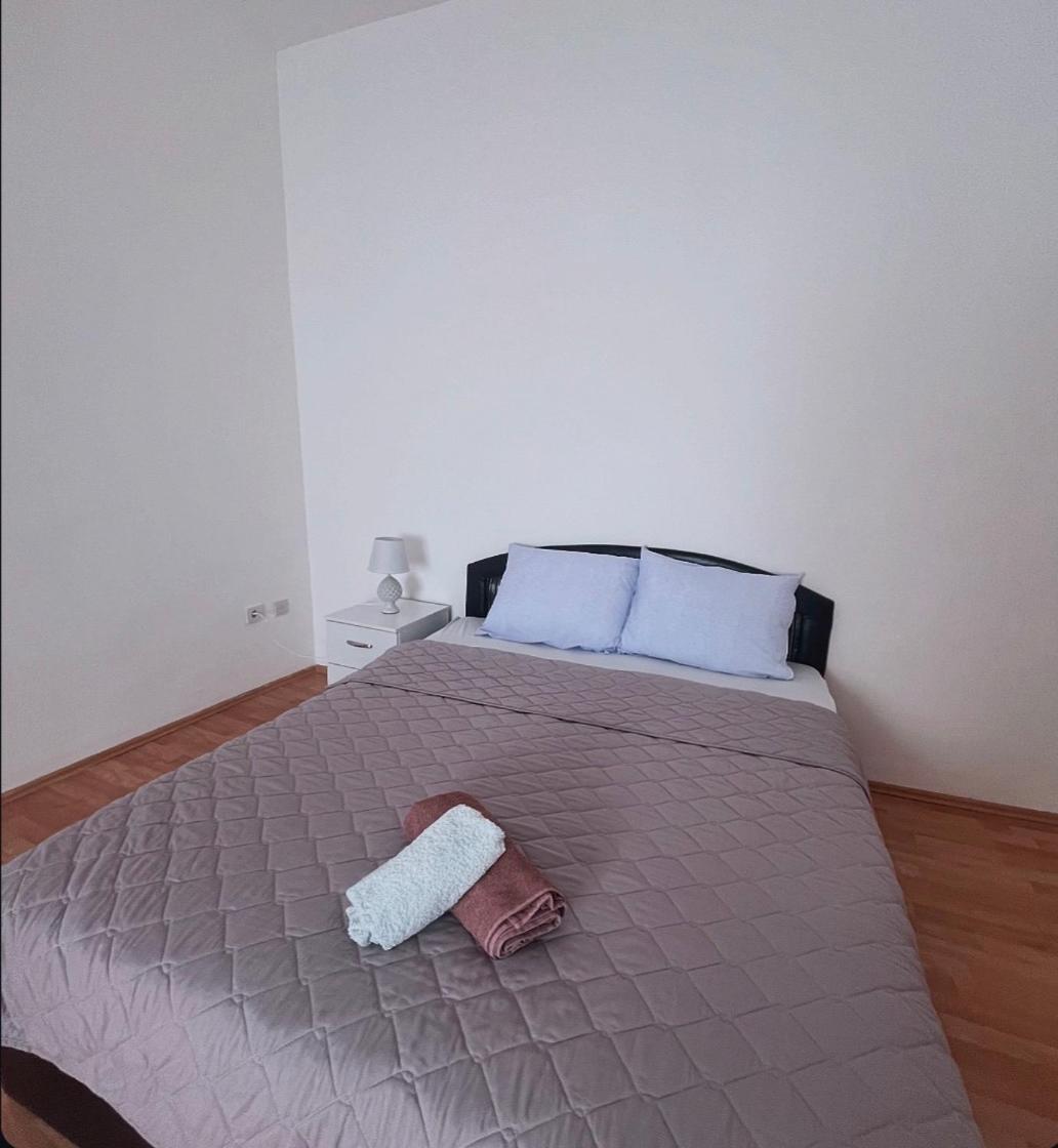 Dina Apartments