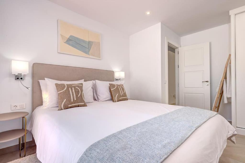 034 Luxury La Cala Villa, Private Pool and Sea Views