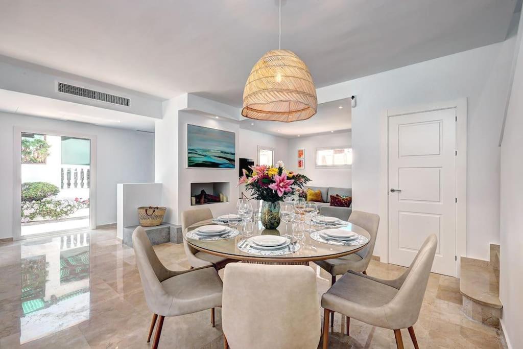 034 Luxury La Cala Villa, Private Pool and Sea Views