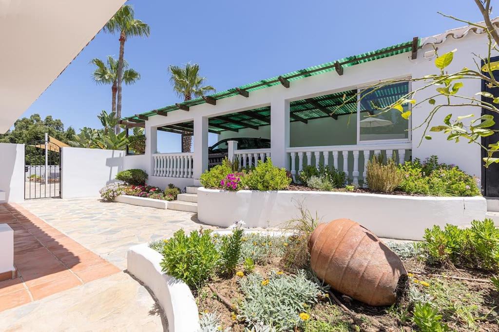 034 Luxury La Cala Villa, Private Pool and Sea Views