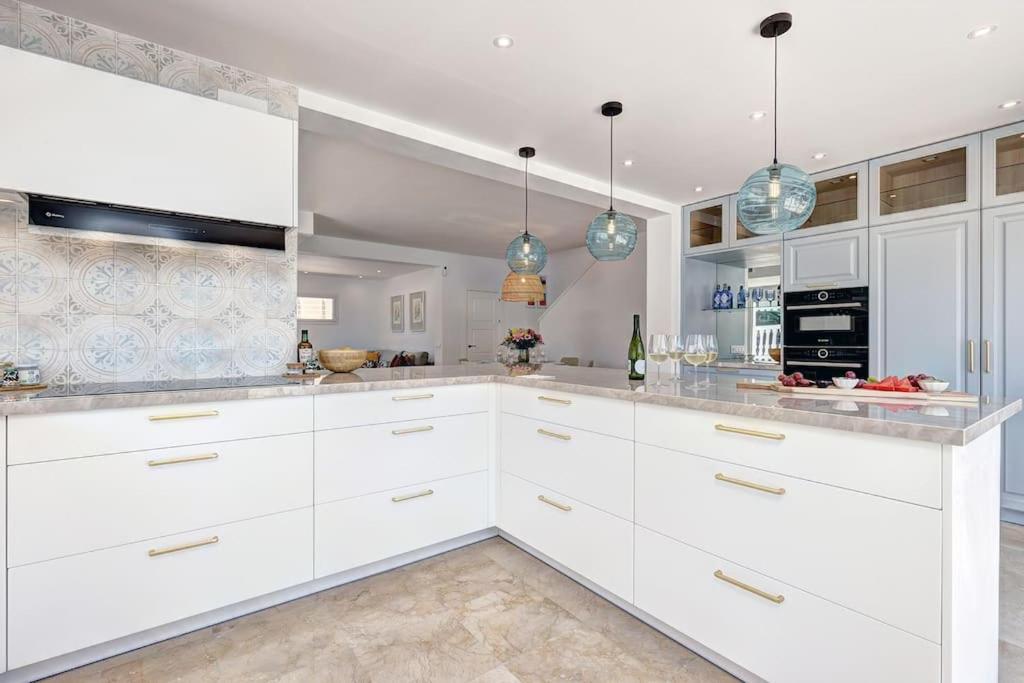 034 Luxury La Cala Villa, Private Pool and Sea Views