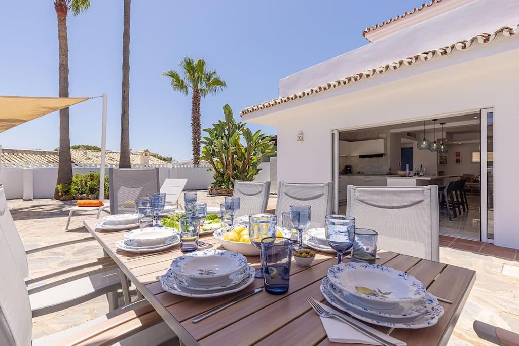 034 Luxury La Cala Villa, Private Pool and Sea Views