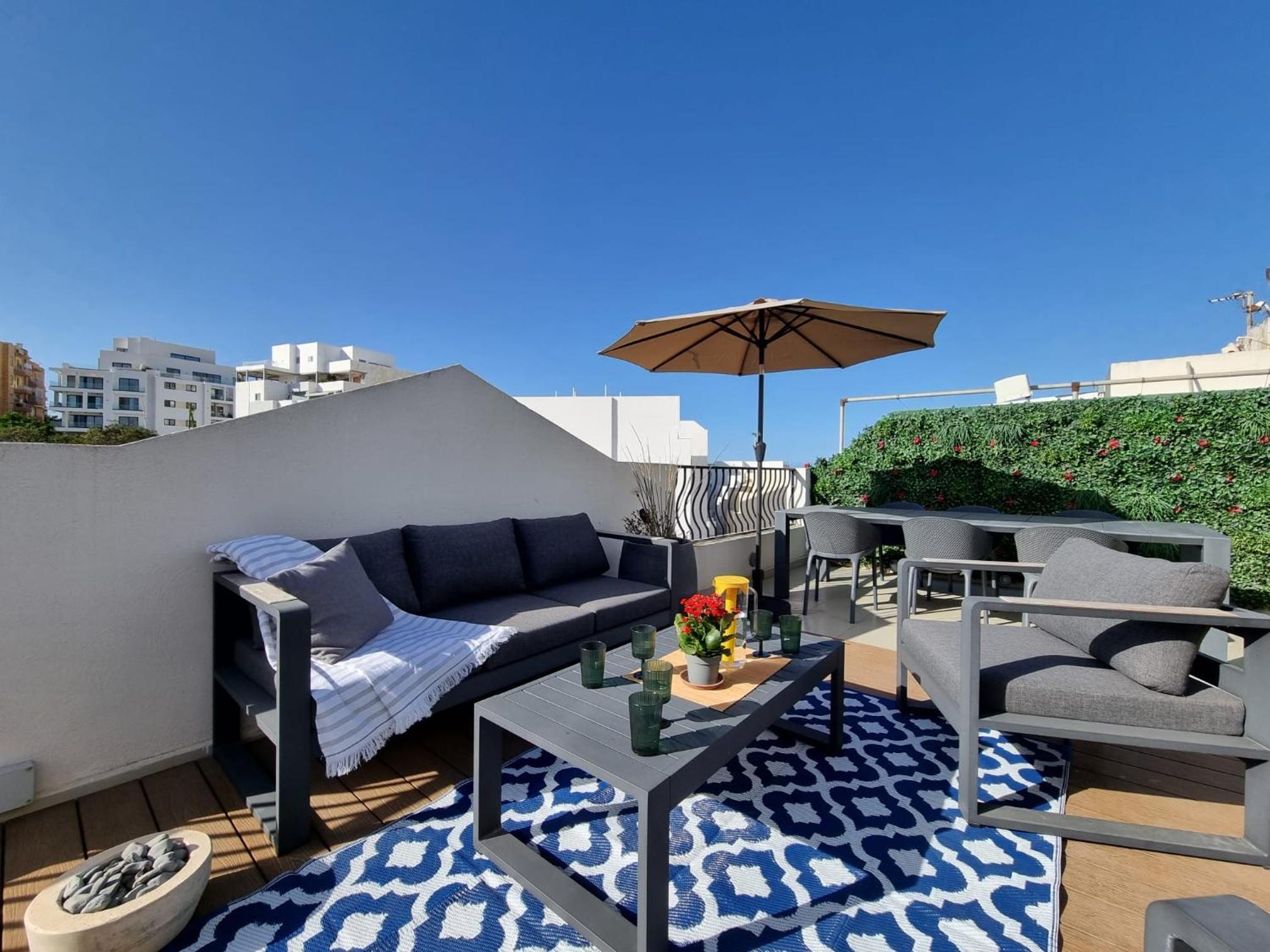 Oak Terrace - Spacious Penthouse in St Julians w Terrace and BBQ Grill photo 5