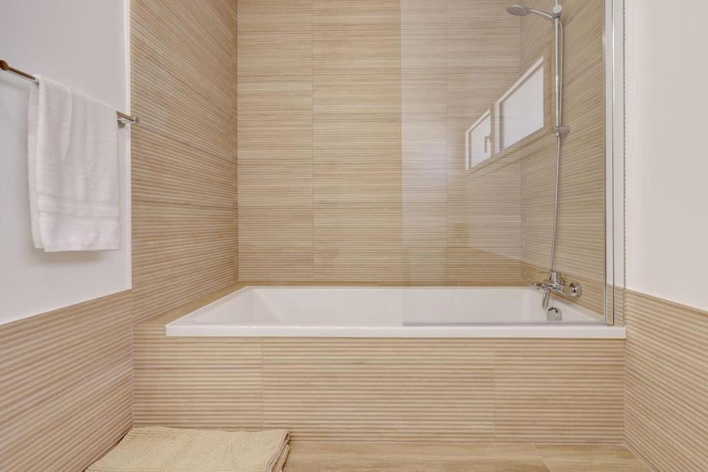 034 Luxury La Cala Villa, Private Pool and Sea Views