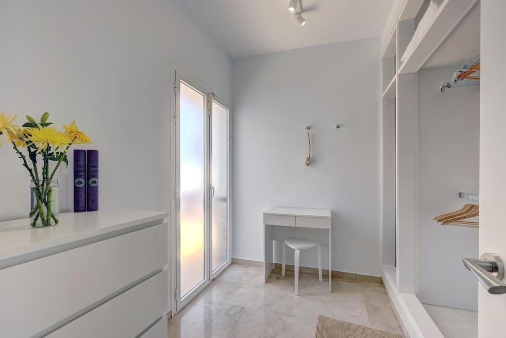034 Luxury La Cala Villa, Private Pool and Sea Views