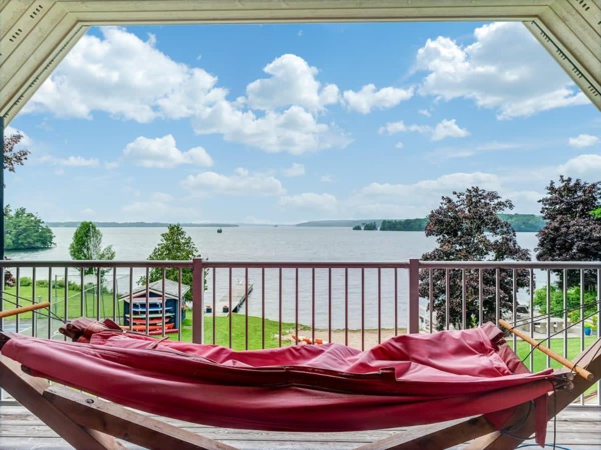 Exclusive Waterfront Getaway with Beach & Bunkie