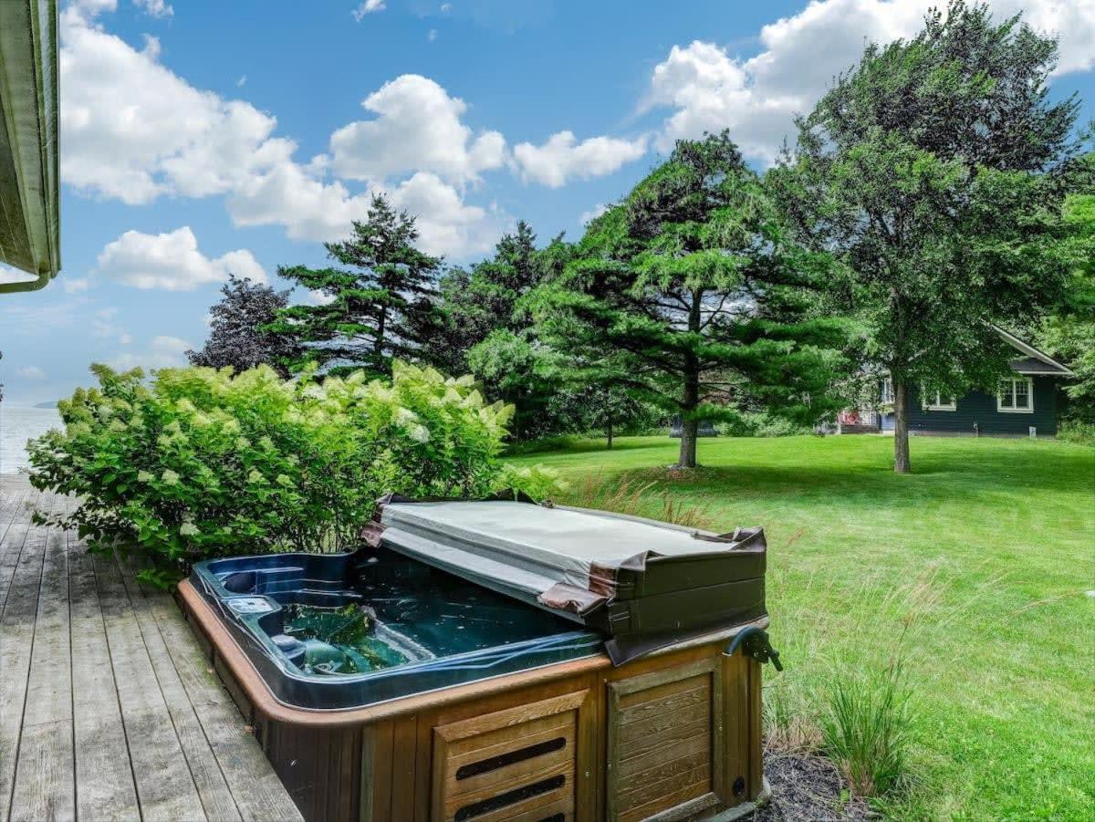 Exclusive Waterfront Getaway with Beach & Bunkie