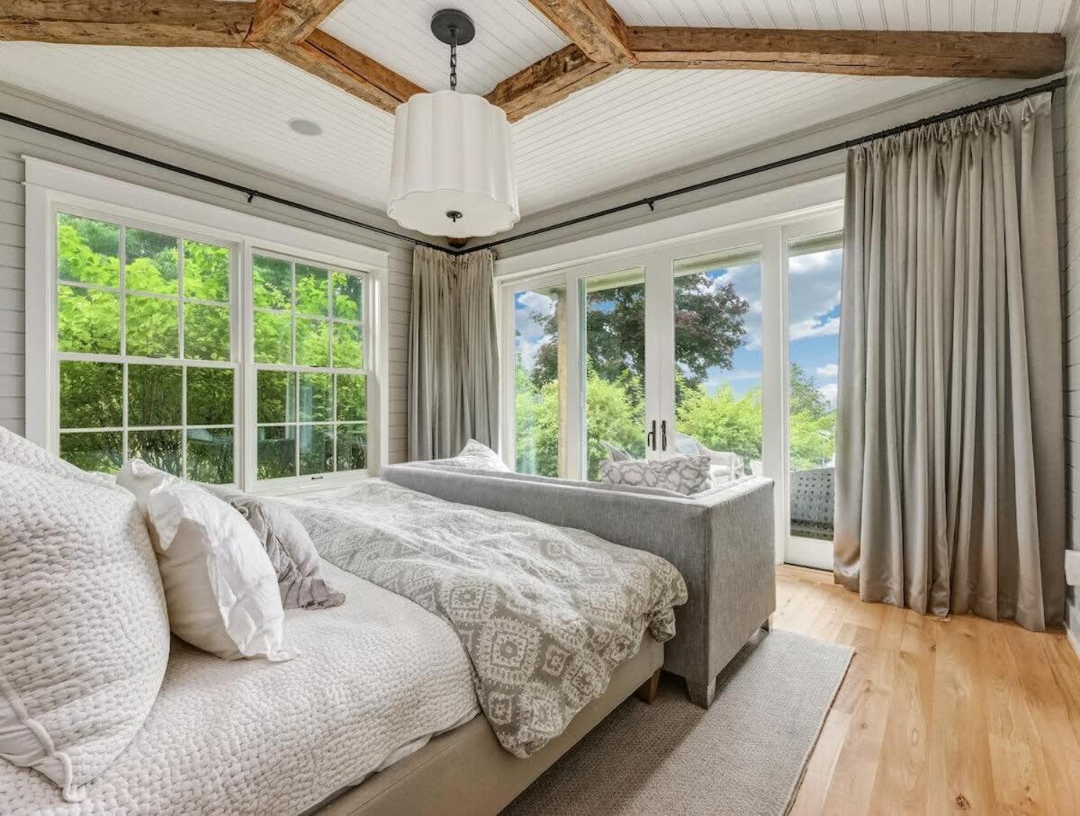 Exclusive Waterfront Getaway with Beach & Bunkie