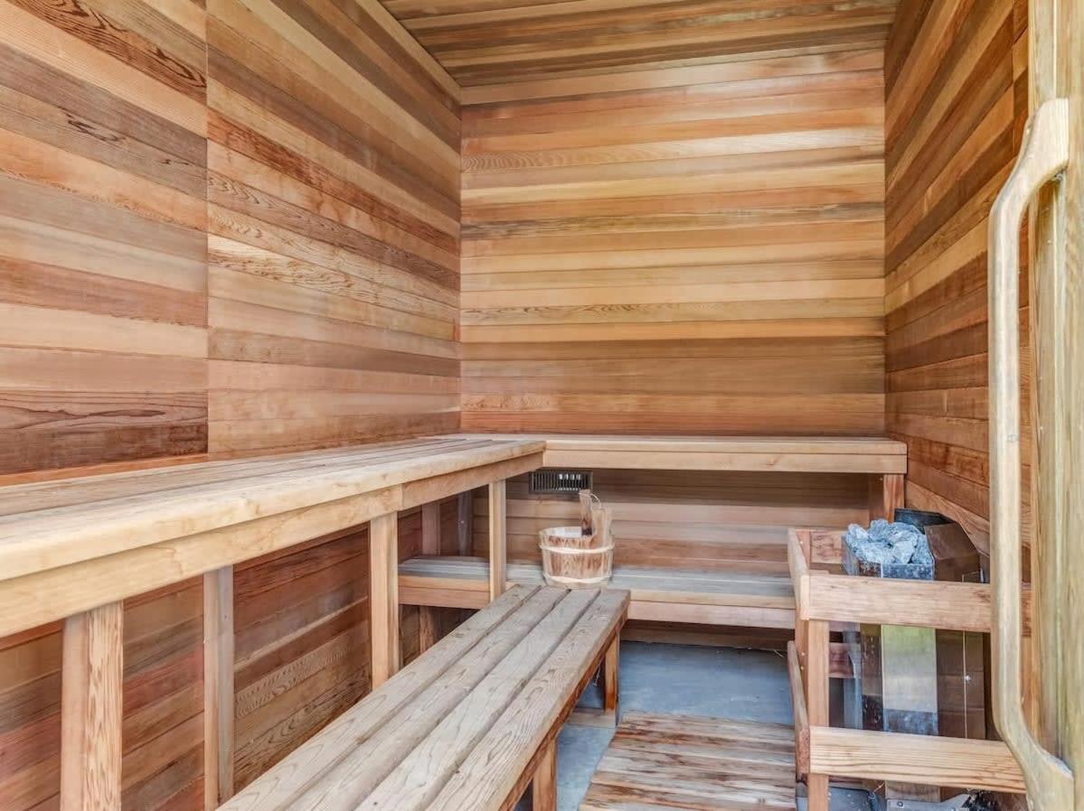 Exclusive Waterfront Getaway with Beach & Bunkie
