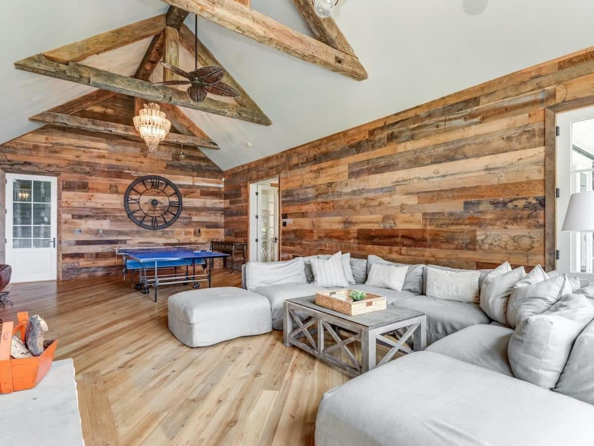 Exclusive Waterfront Getaway with Beach & Bunkie