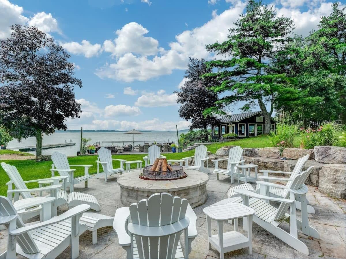 Exclusive Waterfront Getaway with Beach & Bunkie