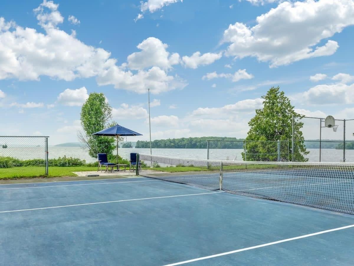 Exclusive Waterfront Getaway with Beach & Bunkie