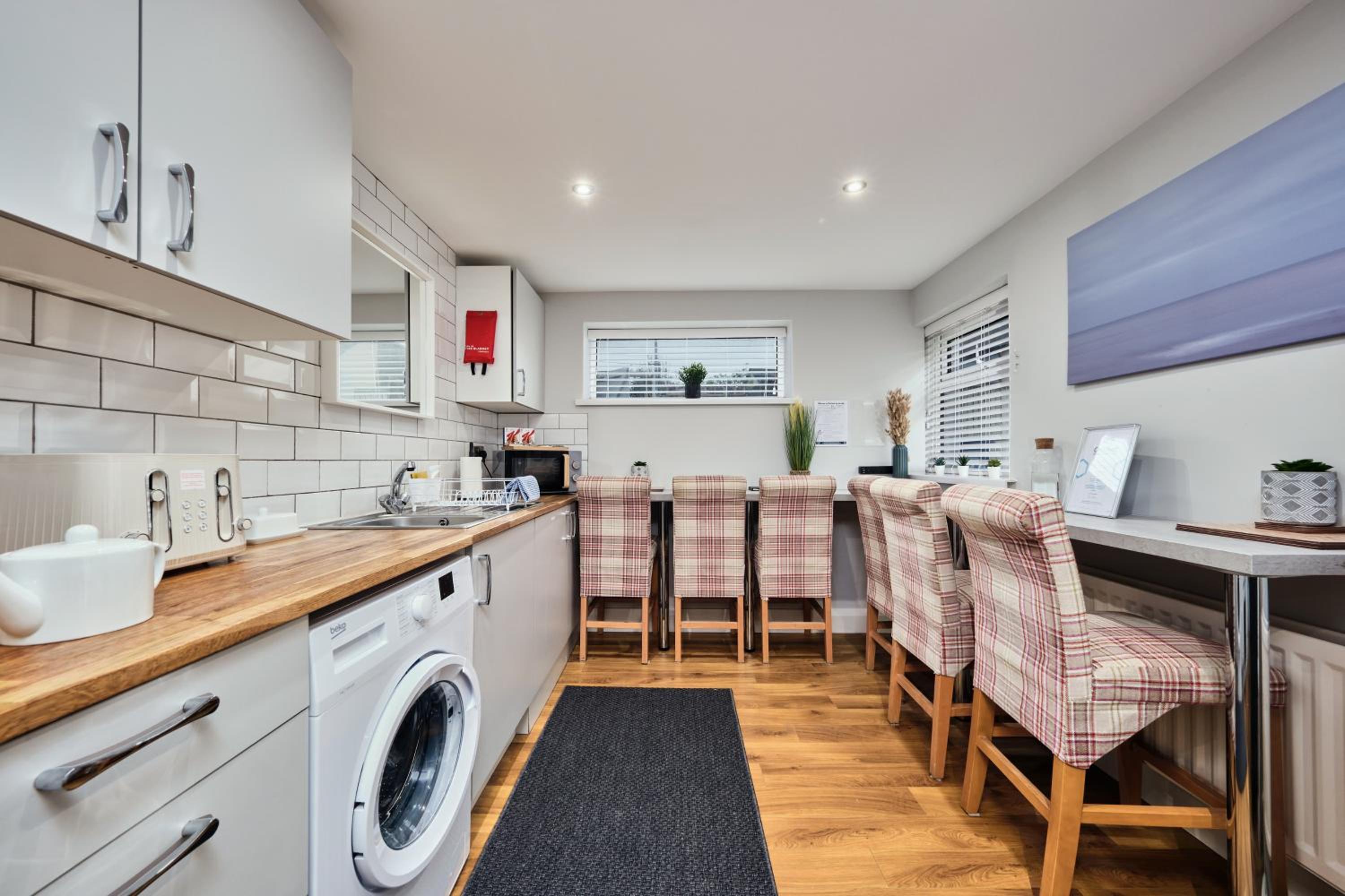 Central Harbour Apt for 7 - Princess Green 4 view 2