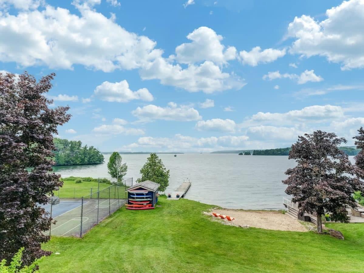 Exclusive Waterfront Getaway with Beach & Bunkie