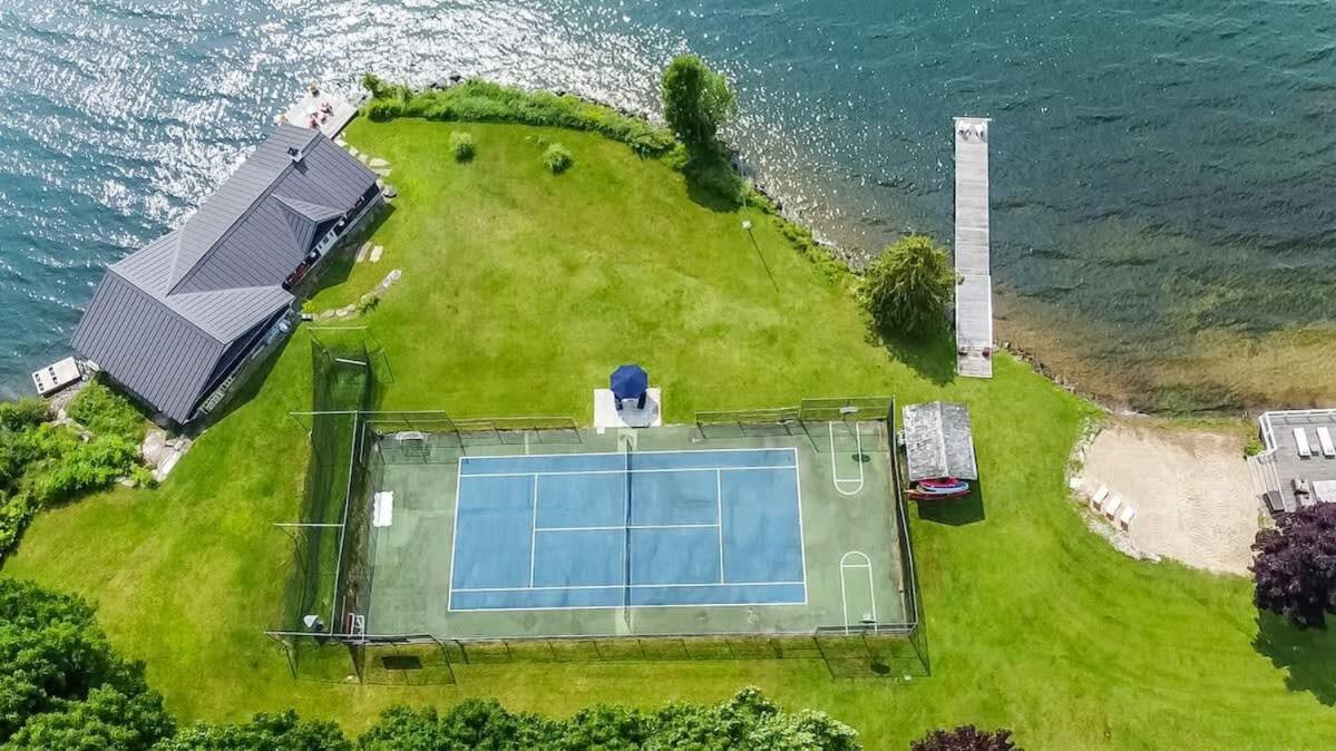 Exclusive Waterfront Getaway with Beach & Bunkie