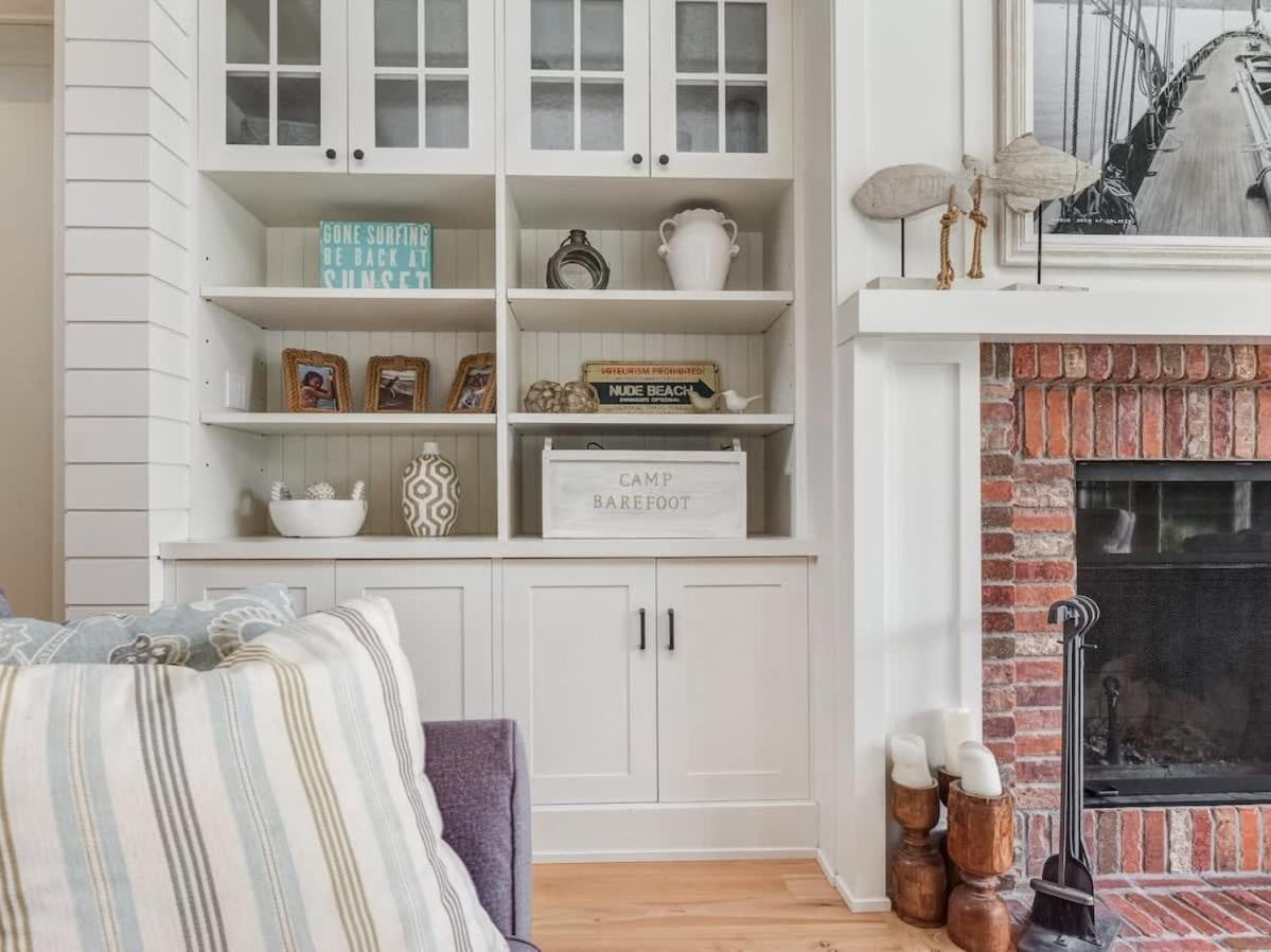 Exclusive Waterfront Getaway with Beach & Bunkie