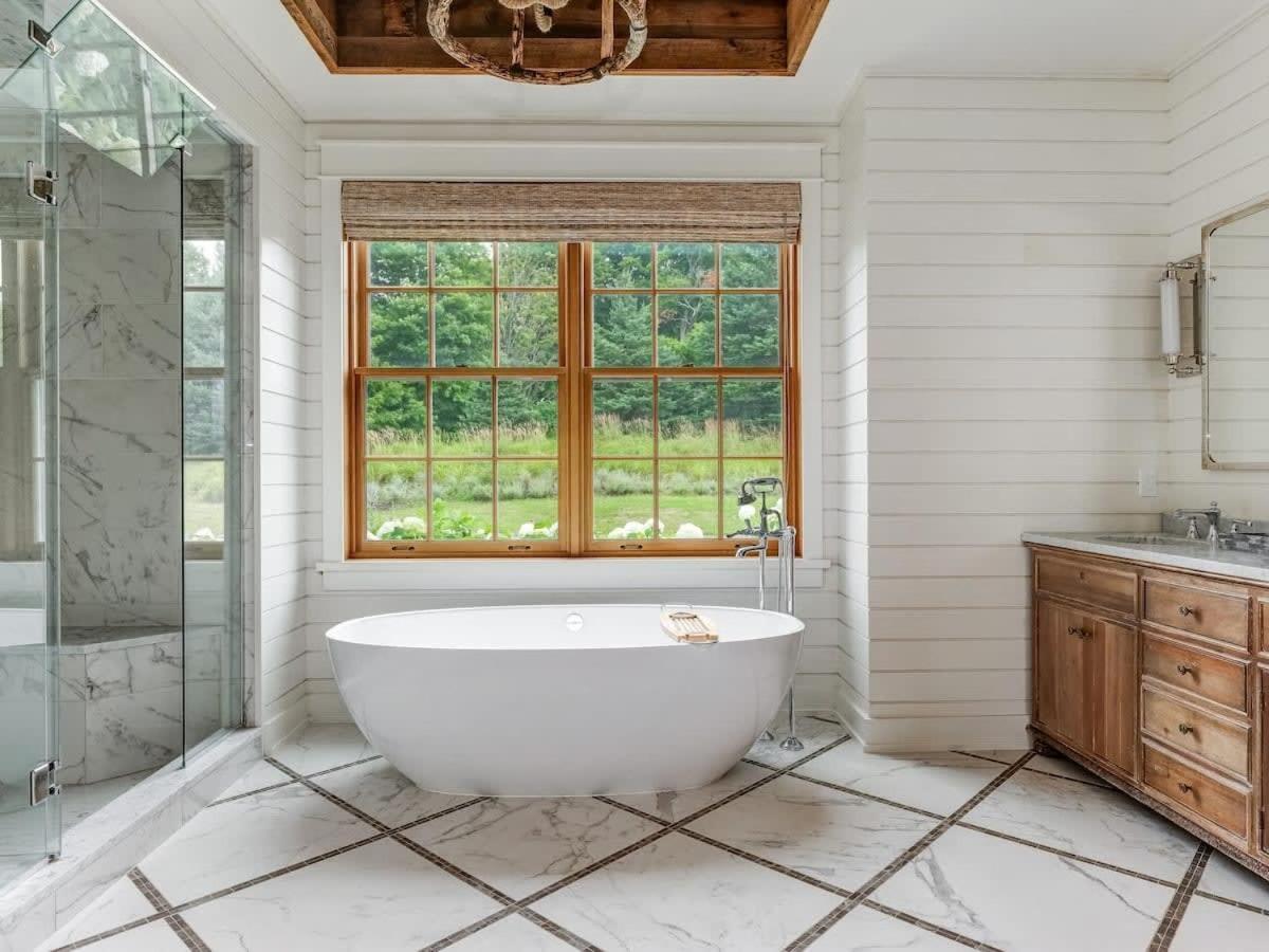 Exclusive Waterfront Getaway with Beach & Bunkie