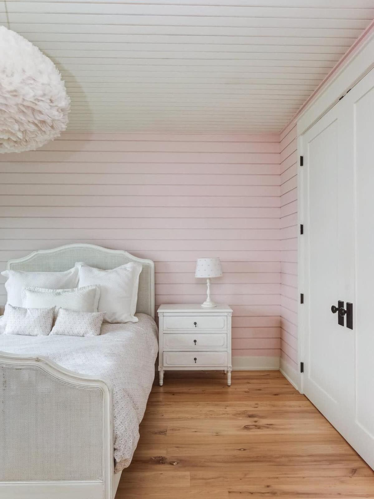 Exclusive Waterfront Getaway with Beach & Bunkie