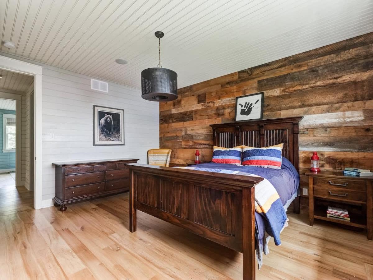 Exclusive Waterfront Getaway with Beach & Bunkie