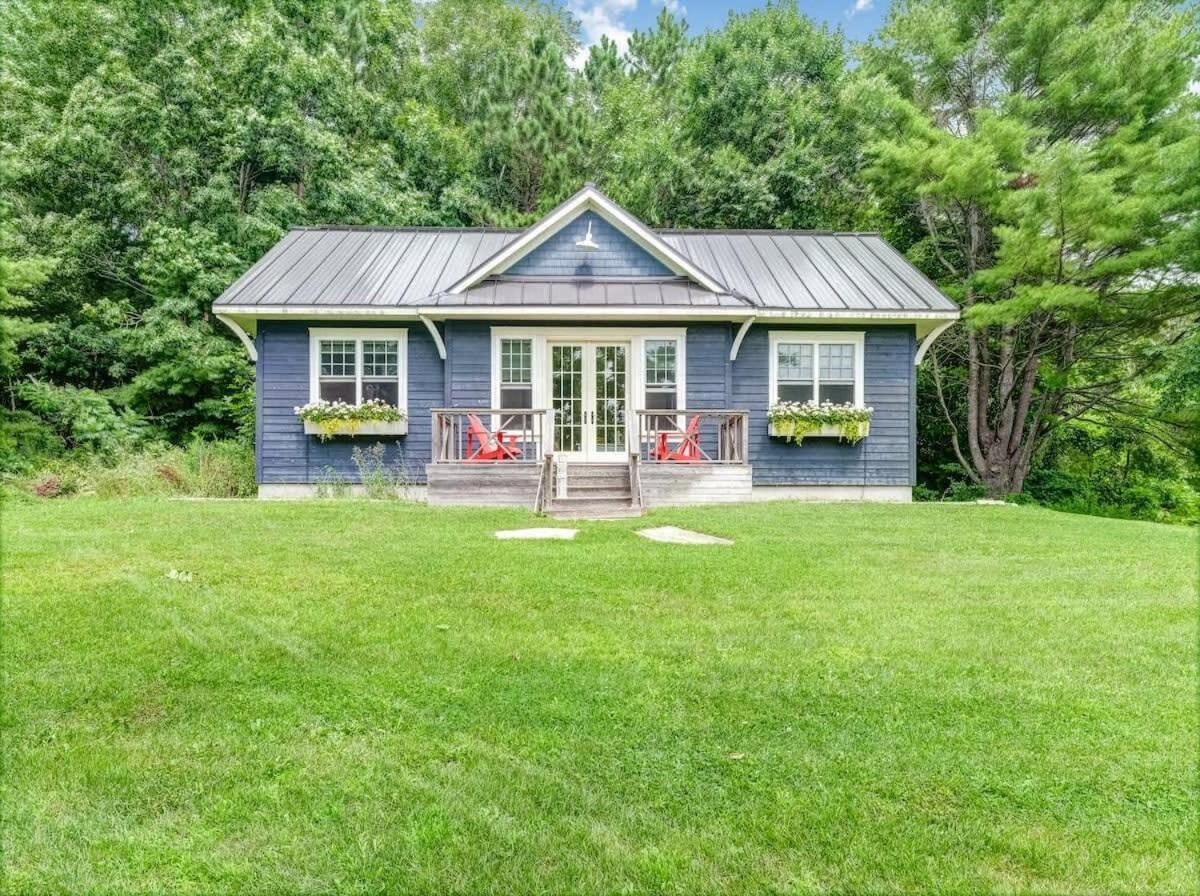 Exclusive Waterfront Getaway with Beach & Bunkie