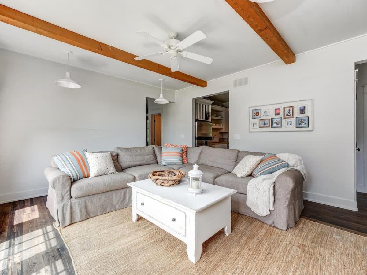 Exclusive Waterfront Getaway with Beach & Bunkie