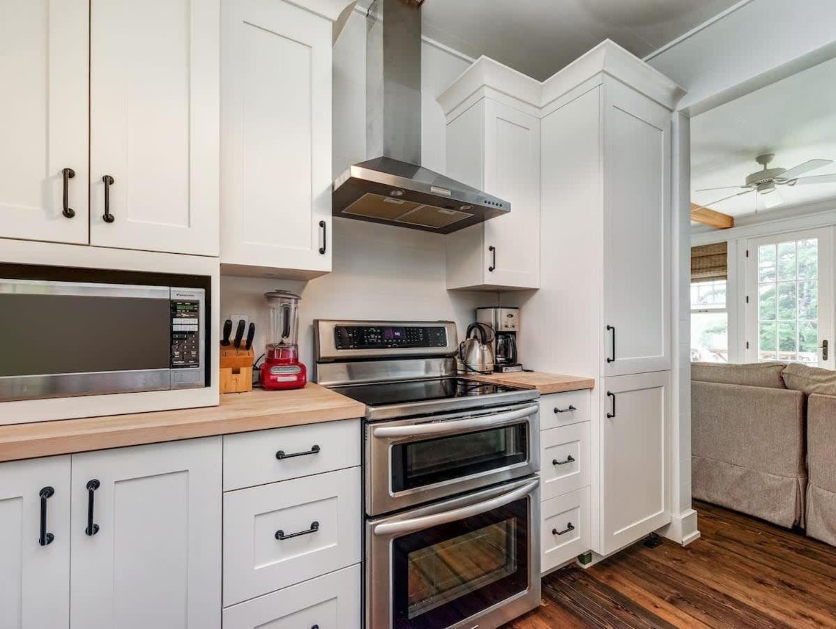 Exclusive Waterfront Getaway with Beach & Bunkie