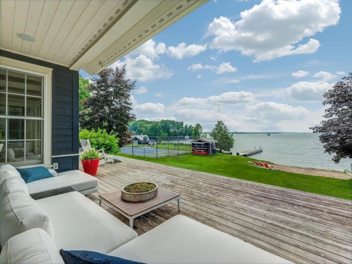 Exclusive Waterfront Getaway with Beach & Bunkie